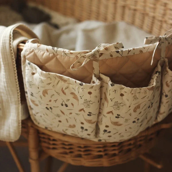 Avery Row Pochette De Rangement Pour Lit De Bébé Grasslands 1 Avery Row Pochette De Rangement Pour Lit De Bébé Grasslands