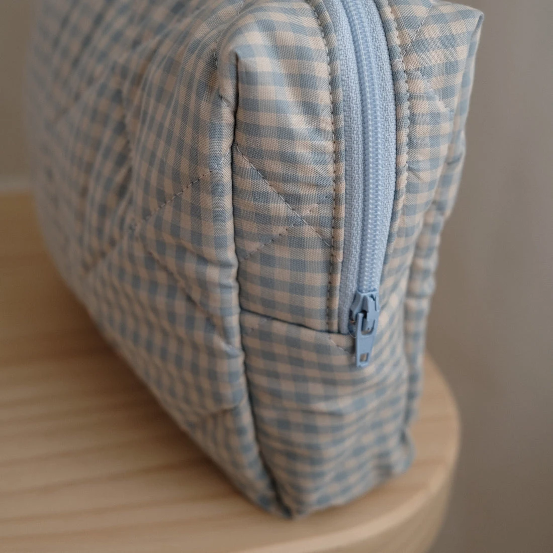 Dans Le Sac Pochette Matelassée Mama Blue Gingham 1 Dans Le Sac Pochette Matelassée Mama Blue Gingham