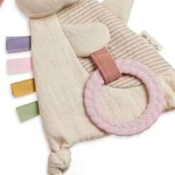 Itzy Ritzy Jouet Sensoriel à Froisser Lapin -Bébés Produits Boutique itzy ritzy jouet sensoriel a froisser lapin 3