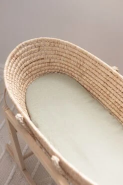 Bébés Produits Boutique 29 Bébés Produits Boutique -Bébés Produits Boutique lil north co drap contour de moise en lin sage 1