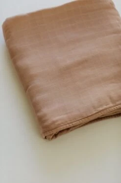 Lil North Co. Grande Couverture En Mousseline 8 épaisseurs Coffee