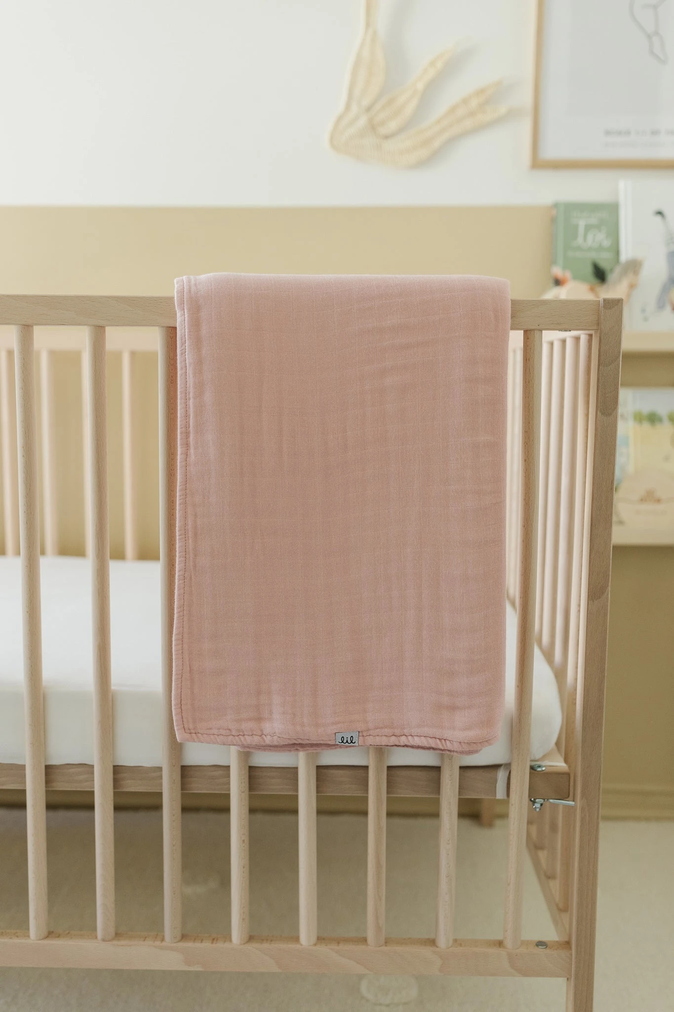 Lil North Co. Grande Couverture En Mousseline 8 épaisseurs Dusty Pink 2 Lil North Co. Grande Couverture En Mousseline 8 épaisseurs Dusty Pink – Image 2