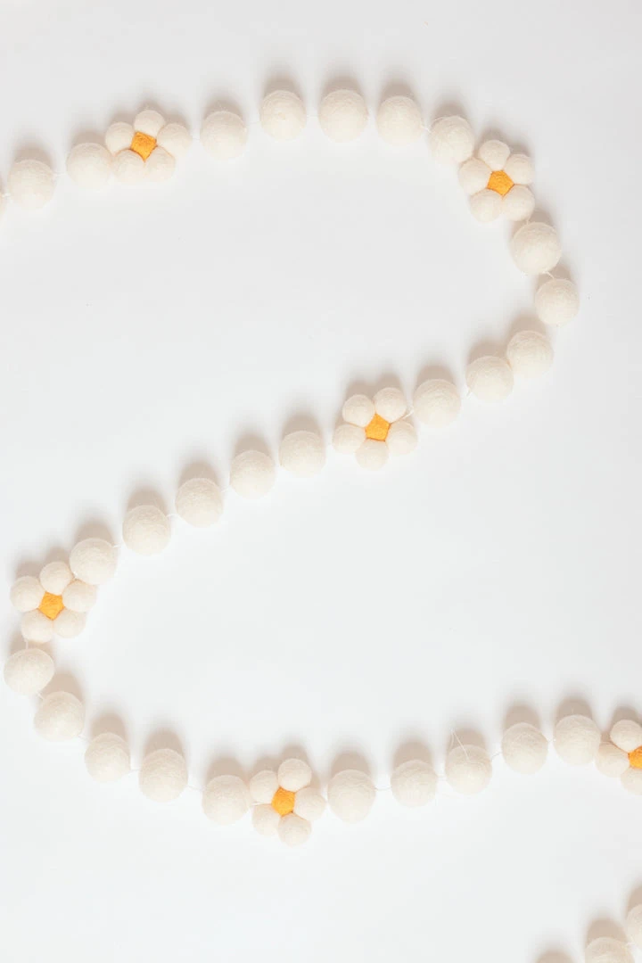 Lil North Co. Guirlande Décorative Yellow Daisies 3 Lil North Co. Guirlande Décorative Yellow Daisies – Image 3