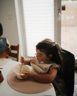 Mushie Napperon En Silicone Blush -Bébés Produits Boutique mushie napperon en silicone blush 2