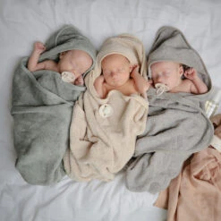 Mushie Serviette à Capuche Gray -Bébés Produits Boutique mushie serviette a capuche gray 3