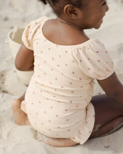 Quincy Mae Maillot Une Pièce Catalina Fraises -Bébés Produits Boutique quincy mae maillot une piece catalina fraises 4