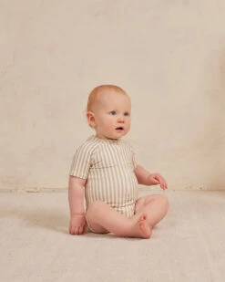 Quincy Mae Maillot Une Pièce Ligné Ash -Bébés Produits Boutique quincy mae maillot une piece ligne ash 3