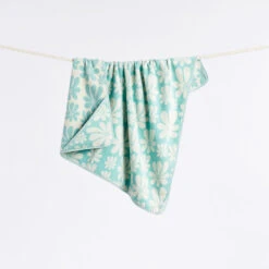 Slowtide Serviette à Capuche - Iggy 9 Slowtide Serviette à Capuche - Iggy -Bébés Produits Boutique slowtide serviette a capuche iggy 3