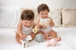 Tikiri Hochet Naturel Hippo -Bébés Produits Boutique tikiri hochet naturel hippo 1